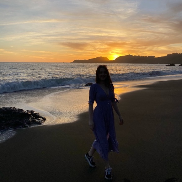 Meet your posher - Picture 3 of 5